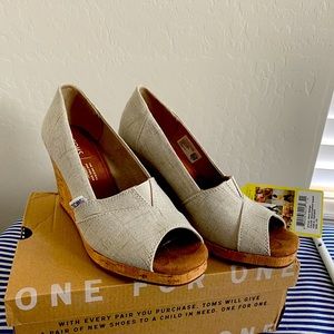 Tom’s grey wedge espadrilles size 7 1/2